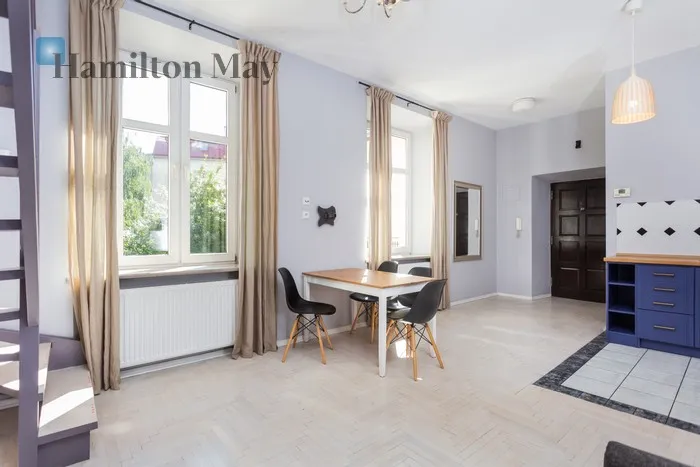 City: Kraków Street: Grodzka Region: Stare Miasto Distance to centre: 0.21 km Level: 2 Price: 3000 PLN Bedrooms: 1 Bathrooms: 1 Size: 55m2 Price/m2: 55 PLN - slider