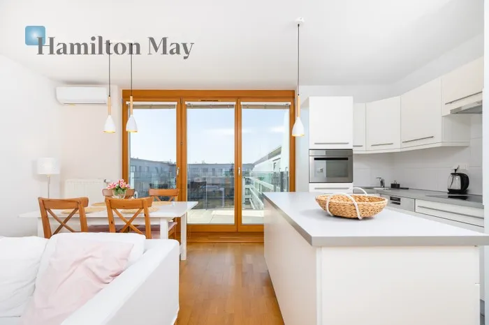 City: Kraków Street: Masarska Region: Grzegórzki Distance to centre: 1 km Level: 5 Price: 4850 PLN Bedrooms: 2 Bathrooms: 2 Size: 64m2 - slider