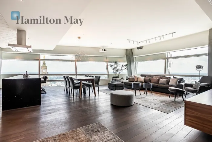 City: Warszawa Street: Złota Region: Śródmieście Subregion: Śródmieście Północne Distance to centre: 0.64 km Level: 51 Price: 57000 PLN Bedrooms: 3 Bathrooms: 3 Size: 204m2 - slider