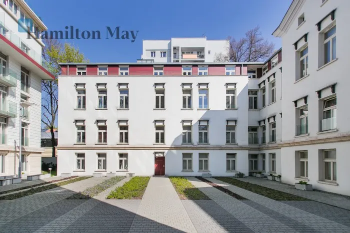City: Kraków Street: Łobzowska Region: Stare Miasto Subregion: Piasek Distance to centre: 0.77 km Price: 1290000 PLN Bedrooms: 2 Bathrooms: 1 Size: 45m2 - slider