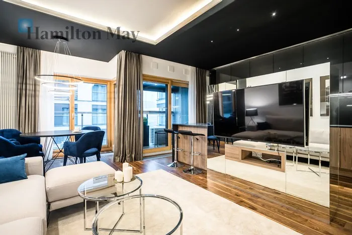 City: Warszawa Street: Grzybowska Region: Wola Subregion: Czyste Distance to centre: 1.45 km Level: 8 Price: 14000 PLN Bedrooms: 2 Bathrooms: 2 Size: 82m2 - slider