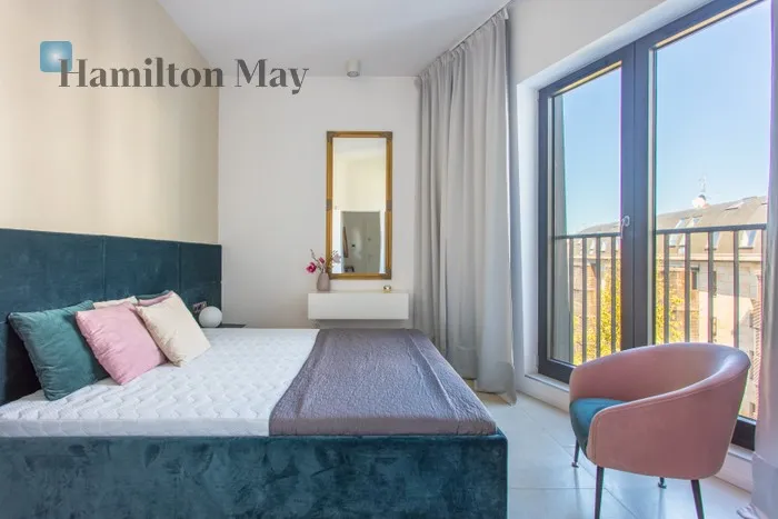 Region: Śródmieście Subregion: Kępa Mieszczańska Distance to centre: 0.6 km Level: 4 Price: 4200 PLN Bedrooms: 1 Bathrooms: 1 Size: 63m2 - slider