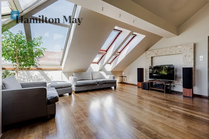 City: Warszawa Street: Aleje Jerozolimskie Region: Włochy Subregion: Stare Włochy Distance to centre: 6.55 km Level: 4 Price: 1600000 PLN Bedrooms: 3 Bathrooms: 2 Size: 113m2 Price/m2: 14159 PLN - slider