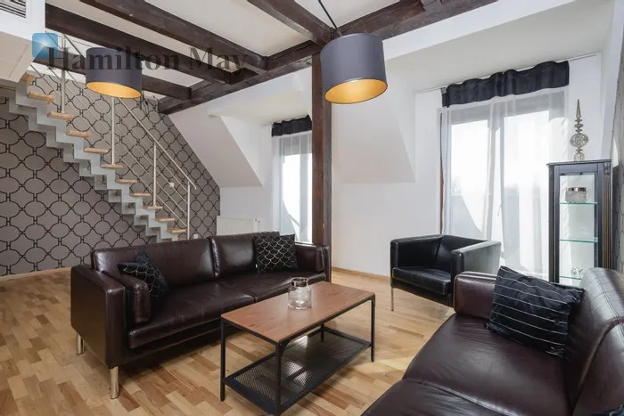 Street: Starowiślna Region: Stare Miasto Subregion: Stradom Distance to centre: 1.17 km Level: 5 Price: 2332000 PLN Bedrooms: 4 Bathrooms: 2 Size: 105m2 - slider