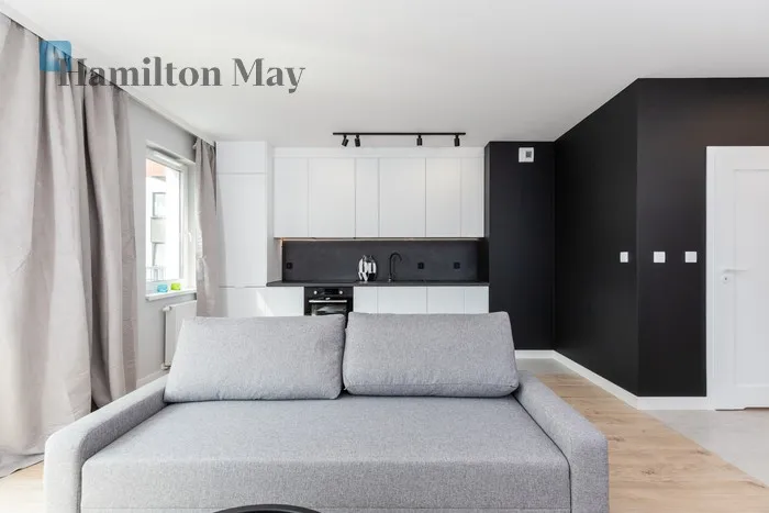 City: Kraków Street: Wielicka Region: Podgórze Subregion: Płaszów Distance to centre: 4.65 km Level: 5 Price: 2650 PLN Bedrooms: 0 Bathrooms: 1 Size: 33m2 - slider