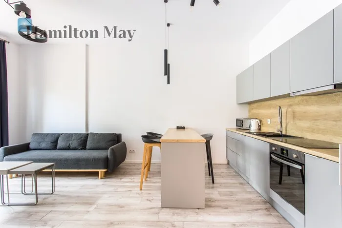 City: Wrocław Street: Walońska Region: Krzyki Subregion: Przedmieście Oławskie Distance to centre: 1.68 km Level: 1 Price: 1249000 PLN Bedrooms: 2 Bathrooms: 1 Size: 65.51m2 - slider