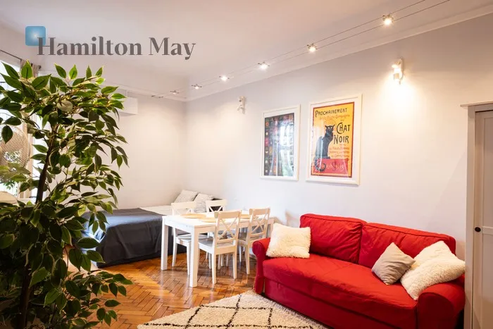 City: Kraków Street: Radziwiłłowska Region: Stare Miasto Level: 2 Price: 1220000 PLN Bedrooms: 1 Bathrooms: 1 Size: 53m2 - slider