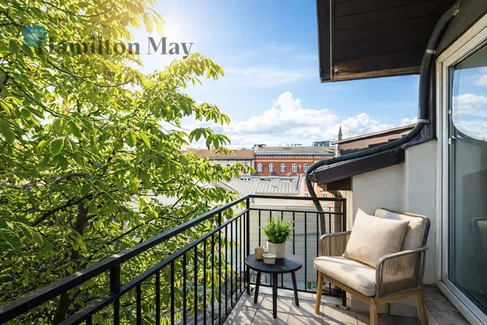City: Kraków Street: Słowiańska Region: Stare Miasto Level: 4 Price: 3500 PLN Bedrooms: 1 Bathrooms: 1 Size: 77m2 Price/m2: 45 PLN - slider