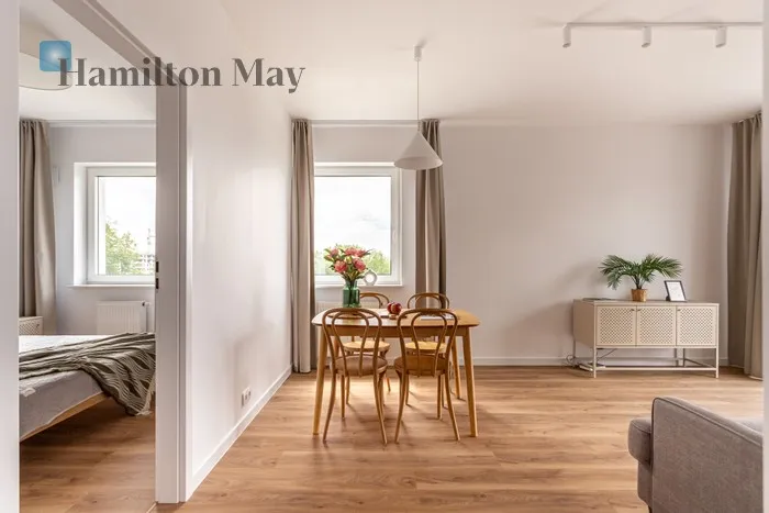 Street: Wschodu Słońca Region: Włochy Subregion: Raków Distance to centre: 5.78 km Level: 3 Price: 1145000 PLN Bedrooms: 2 Bathrooms: 2 Size: 65.43m2 - slider