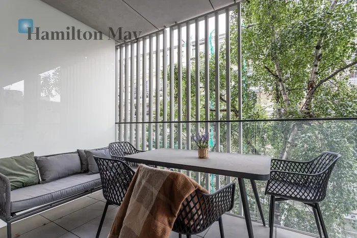 Distance to centre: 1.56 km Level: 2 Price: 5000 PLN Bedrooms: 1 Bathrooms: 1 Size: 43m2 Price/m2: 116 PLN - slider