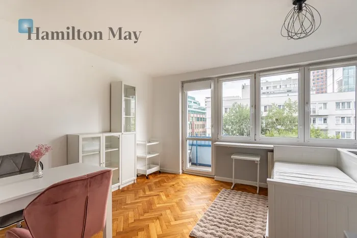 City: Warszawa Street: Pańska Region: Śródmieście Subregion: Śródmieście Północne Distance to centre: 0.81 km Level: 7 Price: 2600 PLN Bedrooms: 0 - slider