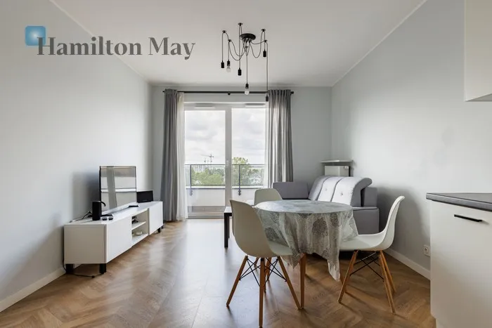 City: Warszawa Street: Komputerowa Region: Mokotów Subregion: Służewiec Distance to centre: 6.12 km Level: 7 Price: 1250000 PLN Bedrooms: 2 Bathrooms: 1 Size: 60.1m2 Price/m2: 20799 PLN - slider