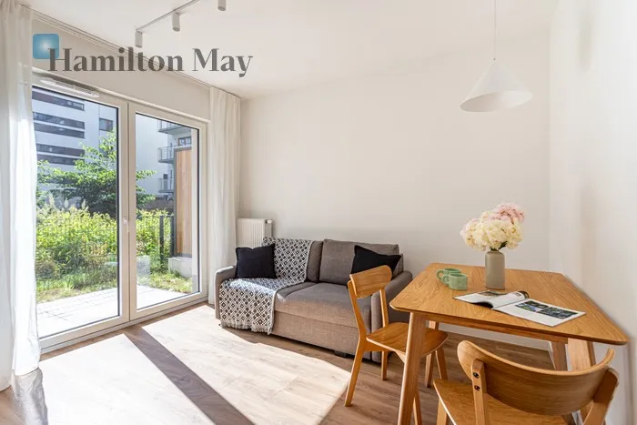 City: Warszawa Street: Żupnicza Region: Praga-Południe Subregion: Kamionek Distance to centre: 4.8 km Price: 630000 PLN Bedrooms: 0 Bathrooms: 1 Size: 28.99m2 - slider