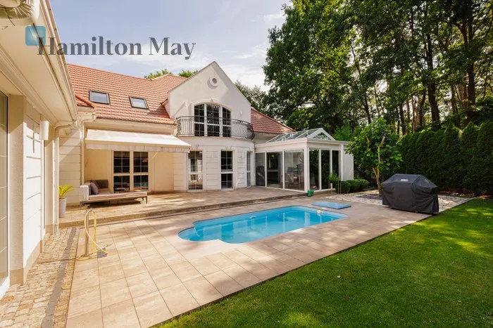 Price: 3800000 PLN Bedrooms: 6 - slider