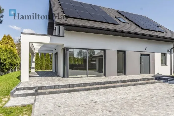 Street: Podłęże Region: Podłęże Distance to centre: 17.34 km Price: 1620000 PLN Bedrooms: 4 Bathrooms: 3 Plot size: 770m2 Price/m2: 9529 PLN - slider