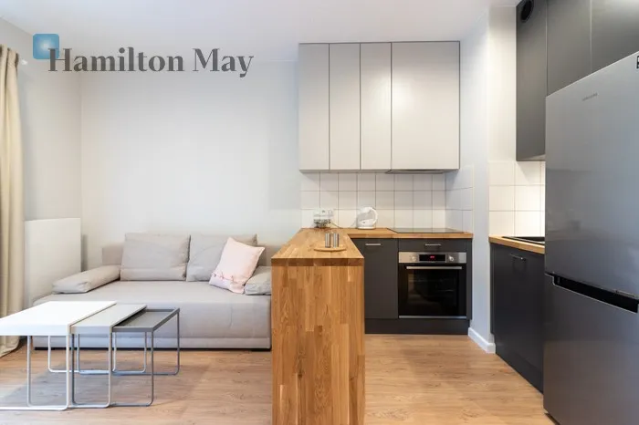 City: Kraków Street: Rakowicka Region: Stare Miasto Distance to centre: 1.58 km Level: 1 Price: 925000 PLN Bedrooms: 0 Bathrooms: 1 Size: 35.26m2 - slider