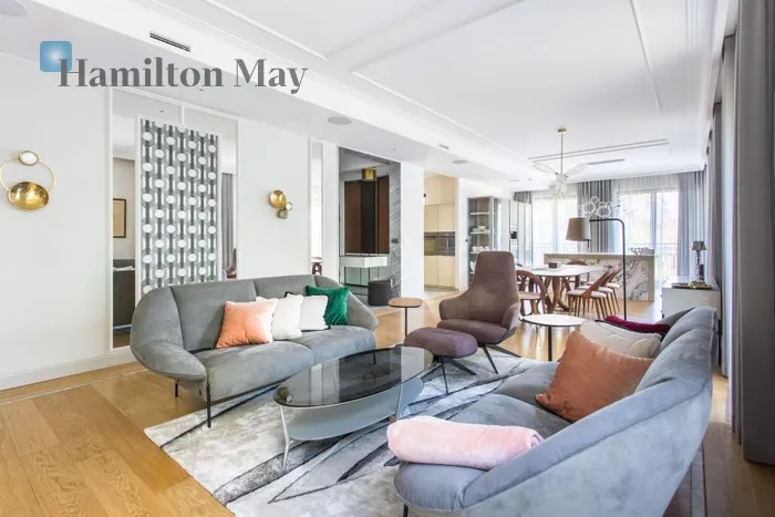 City: Wrocław Street: Kazimierza Bartla Region: Śródmieście Level: 1 Price: 6720400 PLN Bedrooms: 1 Bathrooms: 1 Size: 168m2 Price/m2: 40002 PLN - slider