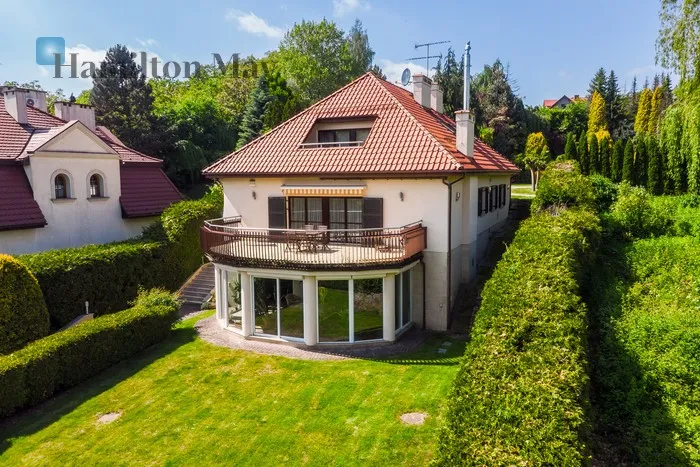 City: Kraków Street: Chełmska Region: Zwierzyniec Subregion: Zakamycze Distance to centre: 7.03 km Price: 5750000 PLN Bedrooms: 4 Bathrooms: 3 - slider