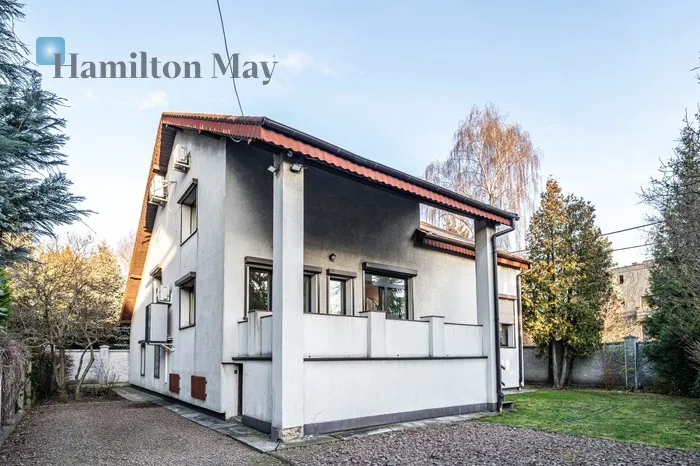 Region: Podgórze Distance to centre: 4.54 km Level: 1 Price: 7500 PLN Bedrooms: null Bathrooms: null Plot size: nullm2 Layout: null Price/m2: 47 PLN - slider