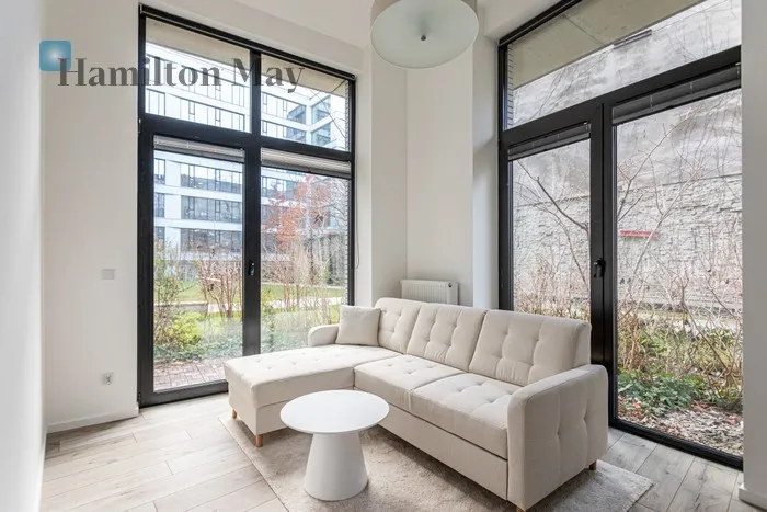City: Warszawa Street: Krochmalna Region: Wola Subregion: Czyste Distance to centre: 1.85 km Price: 4400 PLN Bedrooms: 1 Bathrooms: 1 Size: 40m2 Price/m2: 110 PLN - slider