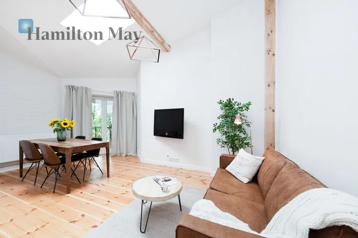 City: Kraków Street: Szlak Region: Stare Miasto Subregion: Kleparz Distance to centre: 1.04 km Level: 3 Price: 1240000 PLN Bedrooms: 1 Bathrooms: 1 Size: 67m2 Price/m2: 18507 PLN - slider