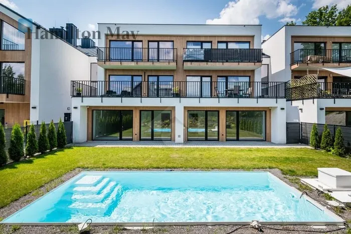 City: Kraków Street: Tyniecka Region: Dębniki Price: 1999000 PLN Bedrooms: 3 Bathrooms: 2 Size: 142m2 Price/m2: 14077 PLN - slider