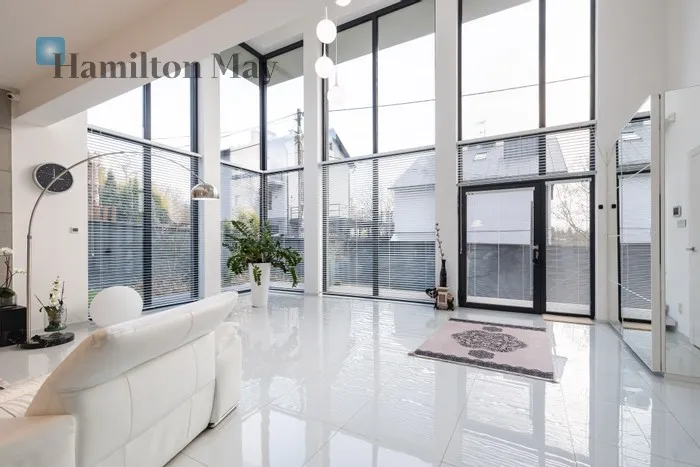 City: Kraków Street: Uboczna Region: Zwierzyniec Price: 5500000 PLN Bedrooms: 3 Bathrooms: 4 - slider