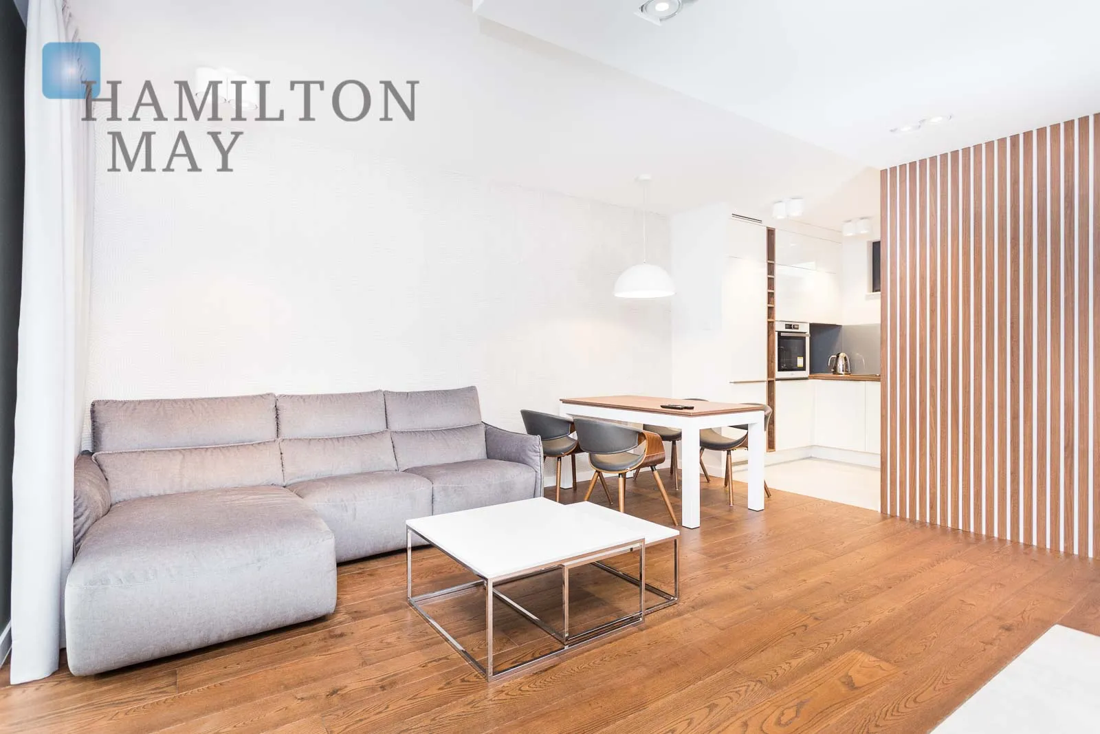 A modern, three-room apartment in the city center  - slider