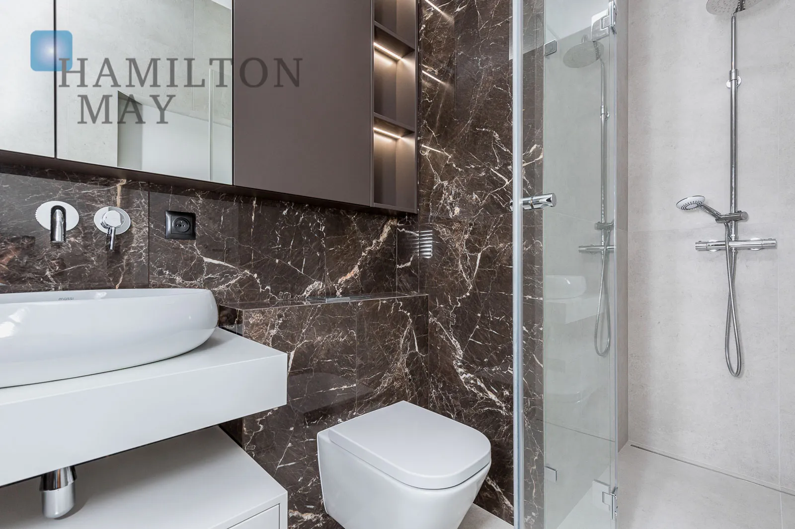 A stylish three-bedroom apartment for rent in Browary Warszawskie - slider