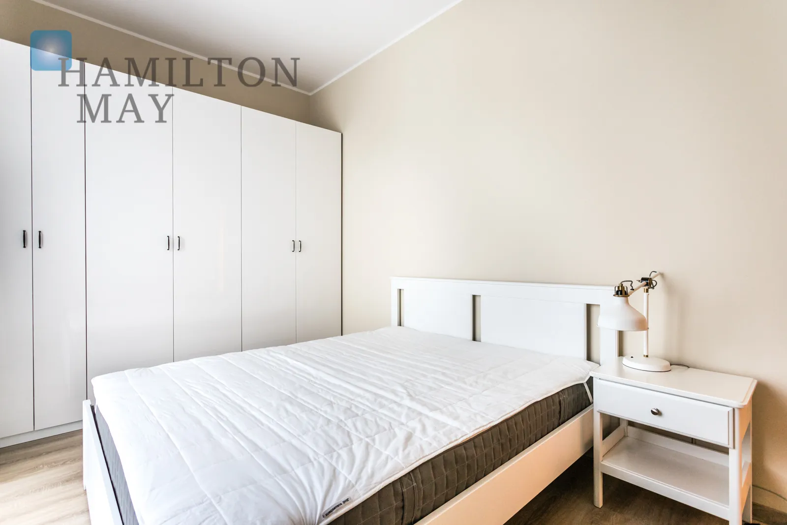 Продається простора квартира з балконом в Мокотові - slider