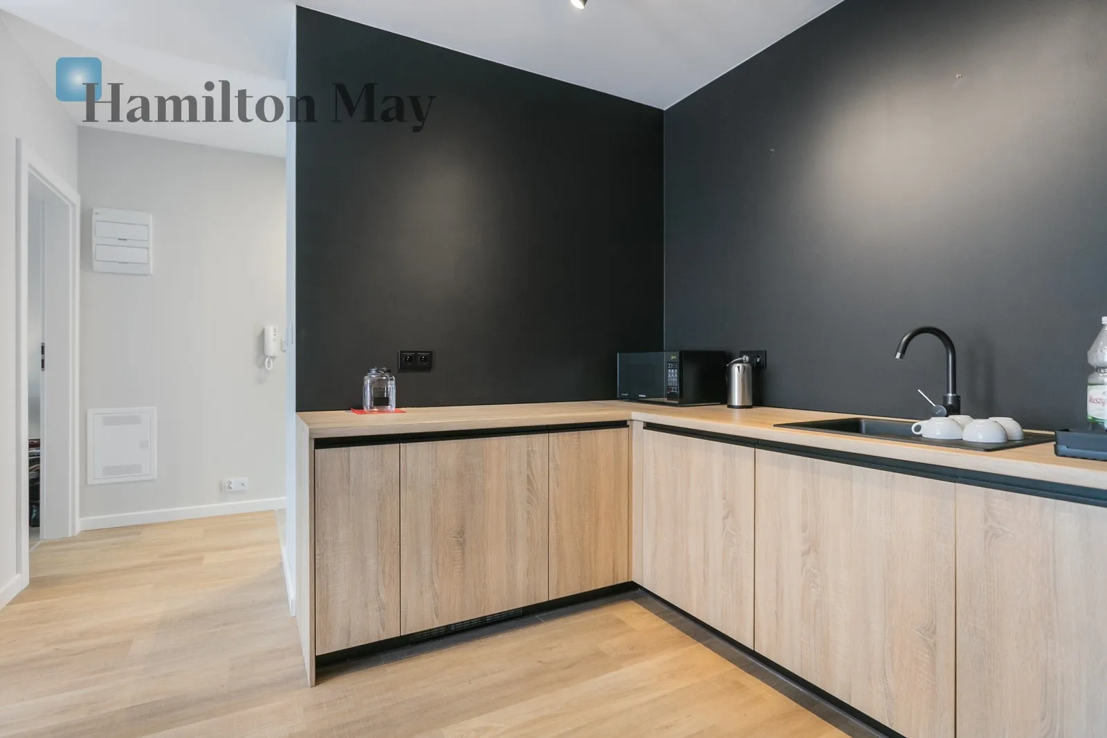 Region: Grzegórzki Distance to centre: 1 km Level: 2 Price: 3300 PLN Bedrooms: 1 Bathrooms: 1 Size: 52m2 Price/m2: 63 PLN - slider