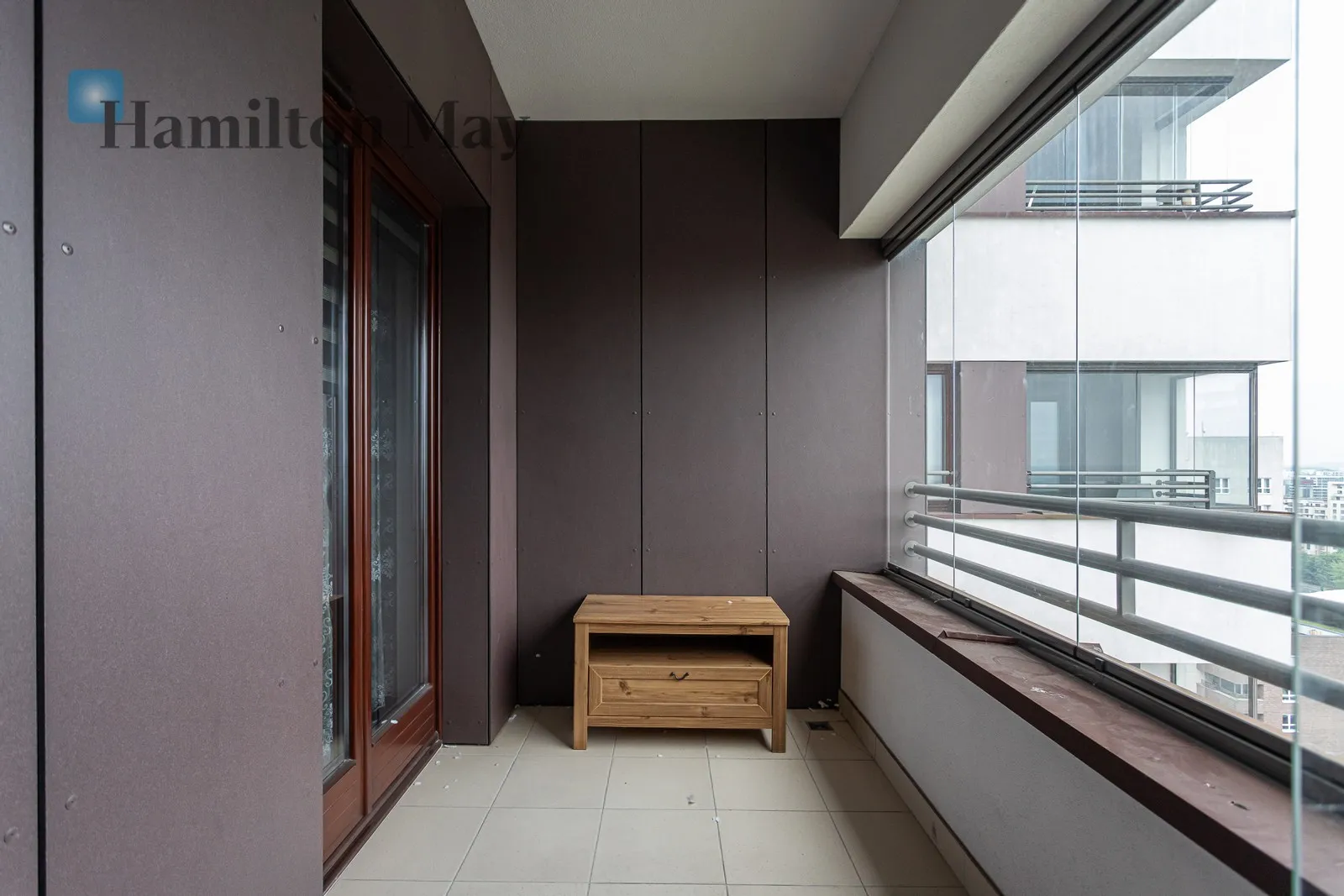 Street: Pokorna Region: Śródmieście Subregion: Nowe Miasto Distance to centre: 3.02 km Level: 16 Price: 11000 PLN Bedrooms: 3 - slider