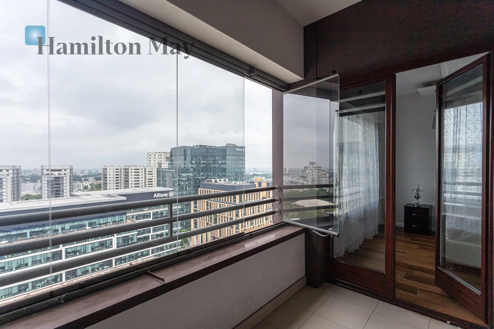Region: Śródmieście Subregion: Nowe Miasto Distance to centre: 3.02 km Level: 16 Price: 11000 PLN Bedrooms: 3 - slider