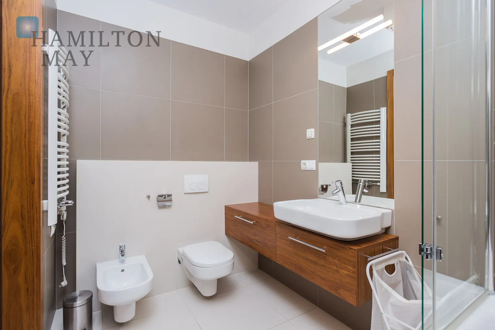 A luxurious apartment in one of the most beautiful places in Krakow - slider