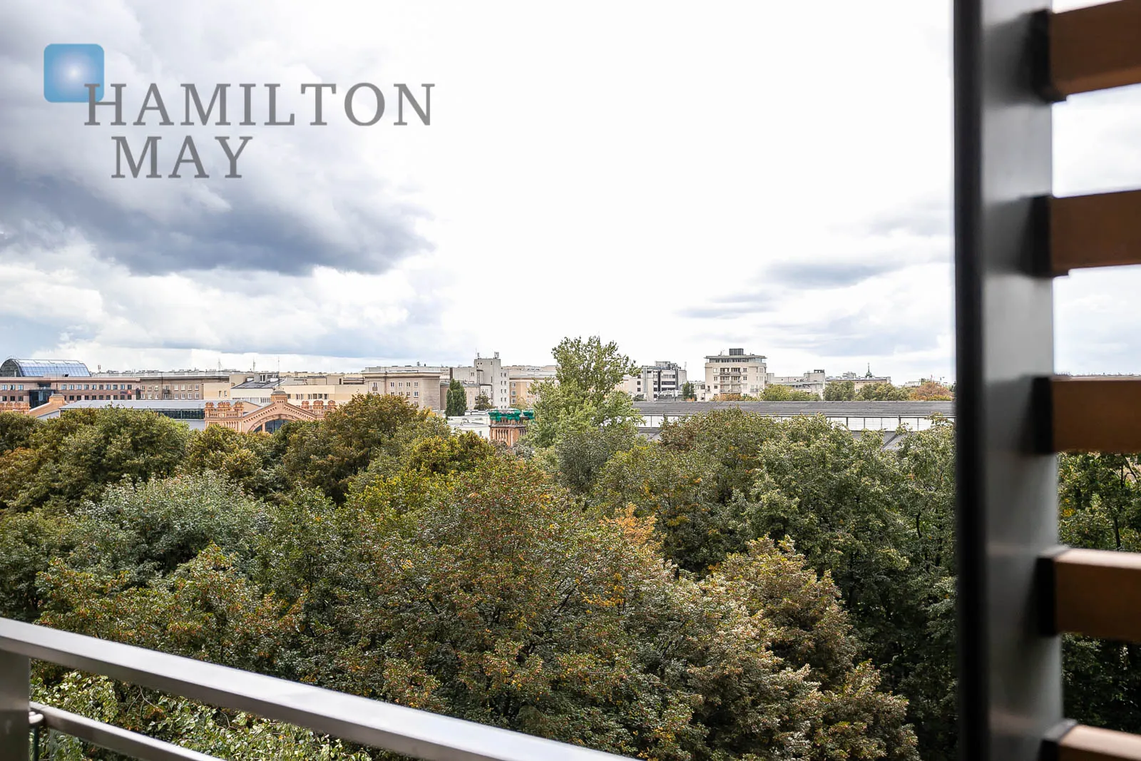 Luksusowy apartament z pięknym widokiem przy Grzybowskiej 4 - slider