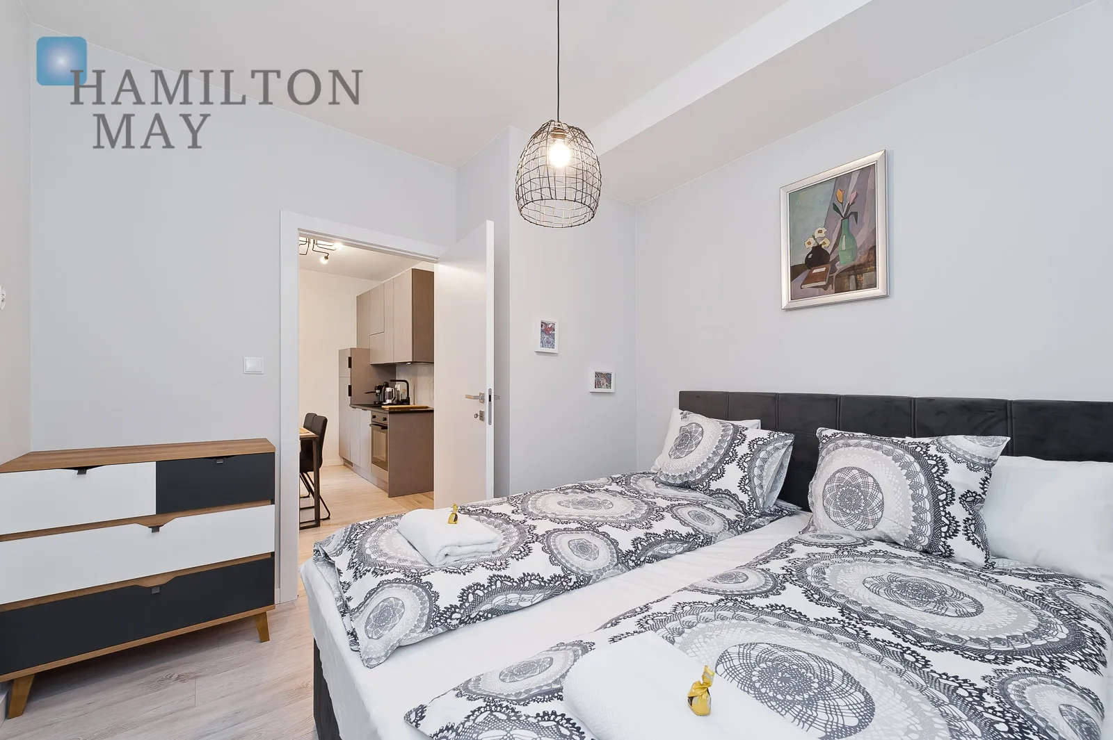 A modern apartment in the prestigious Ludwinów development on the Vistula Boulevards - slider