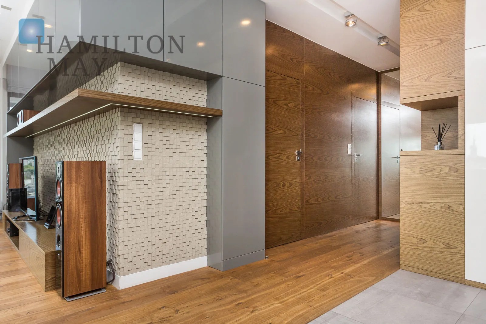 Apartment with a large balcony | near Dworzec Gdański metro - slider