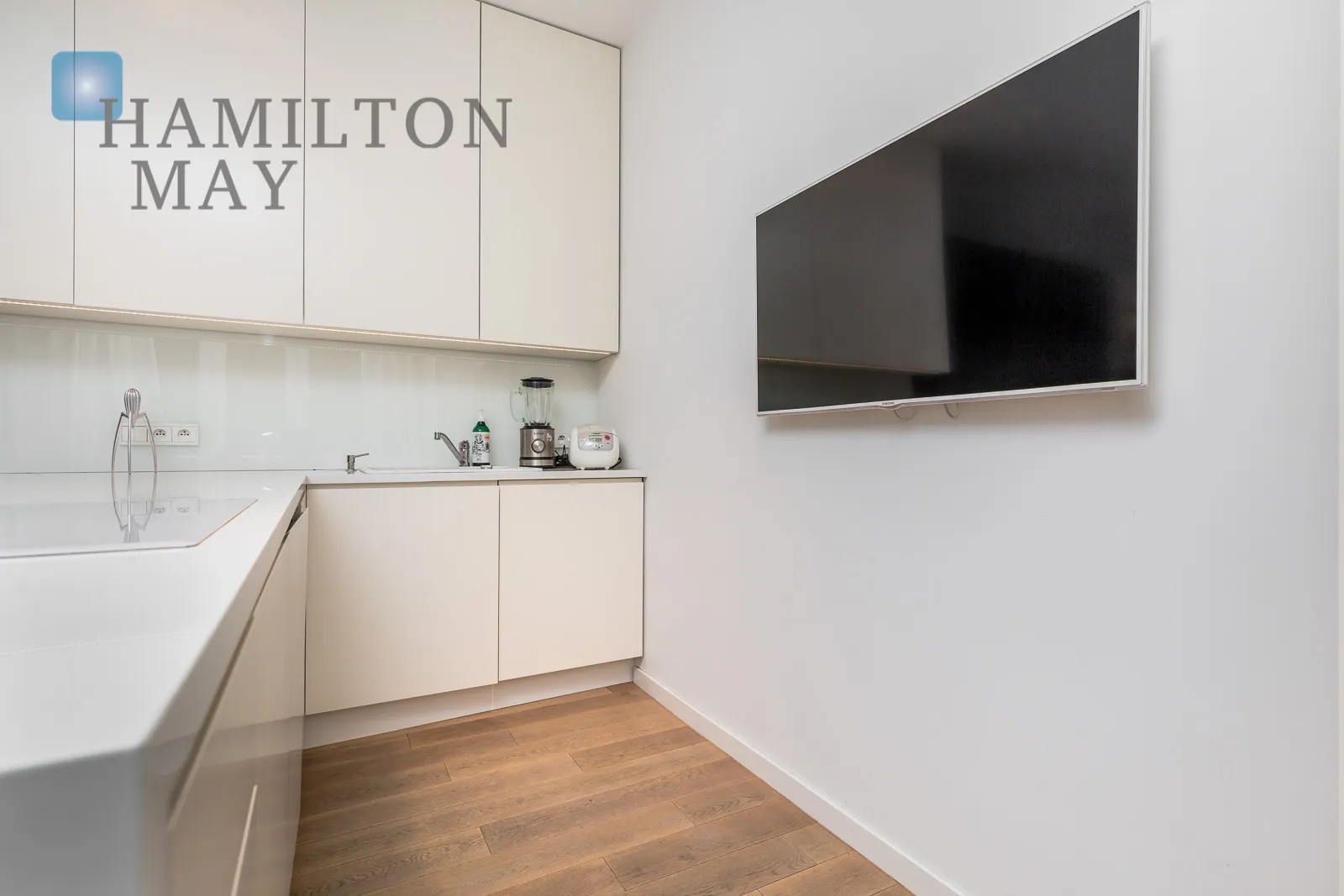 Spacious apartment by the Dreszera Park - slider