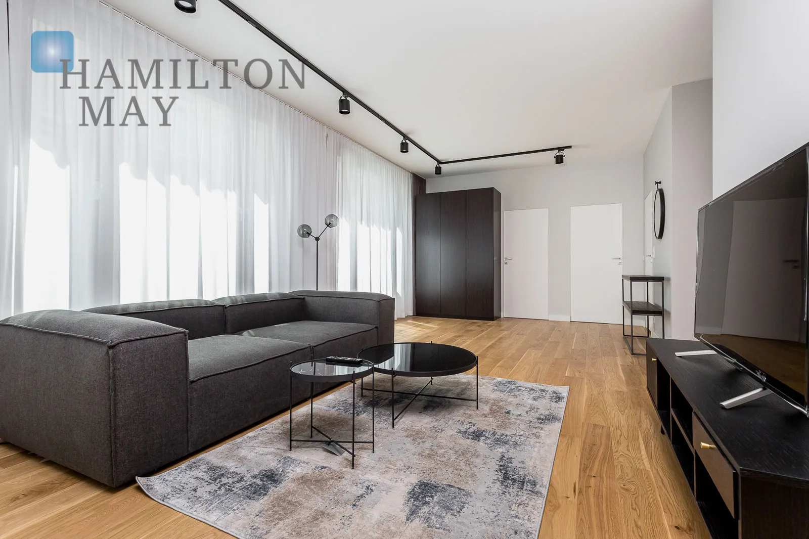 A stylish three-bedroom apartment for rent in Browary Warszawskie - slider