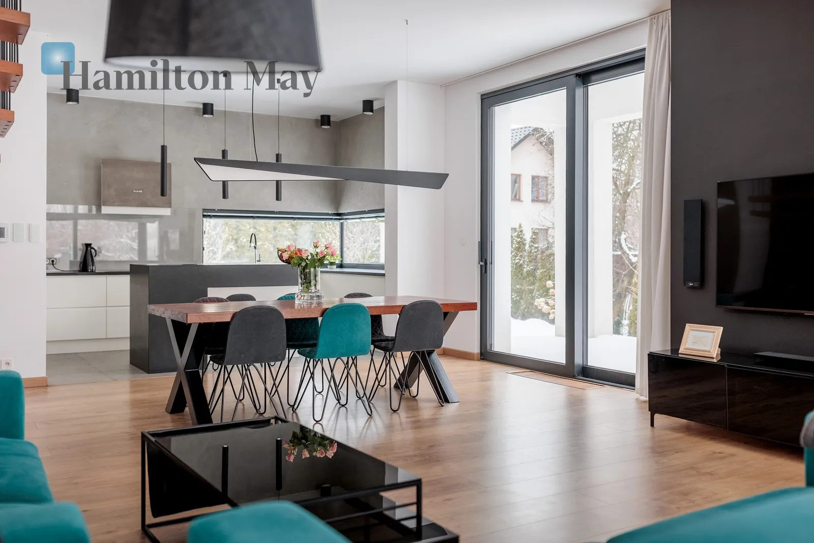 City: Kraków Street: Tuchowska Region: Swoszowice Distance to centre: 8.32 km Price: 5635000 PLN - slider