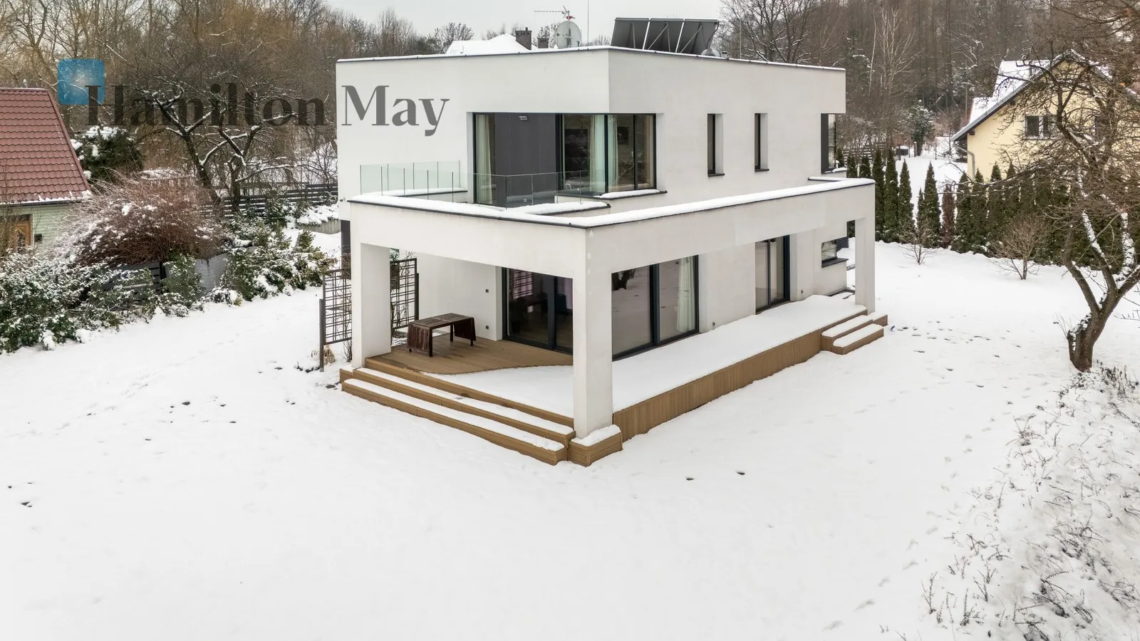 Plot size: 7700m2 - slider