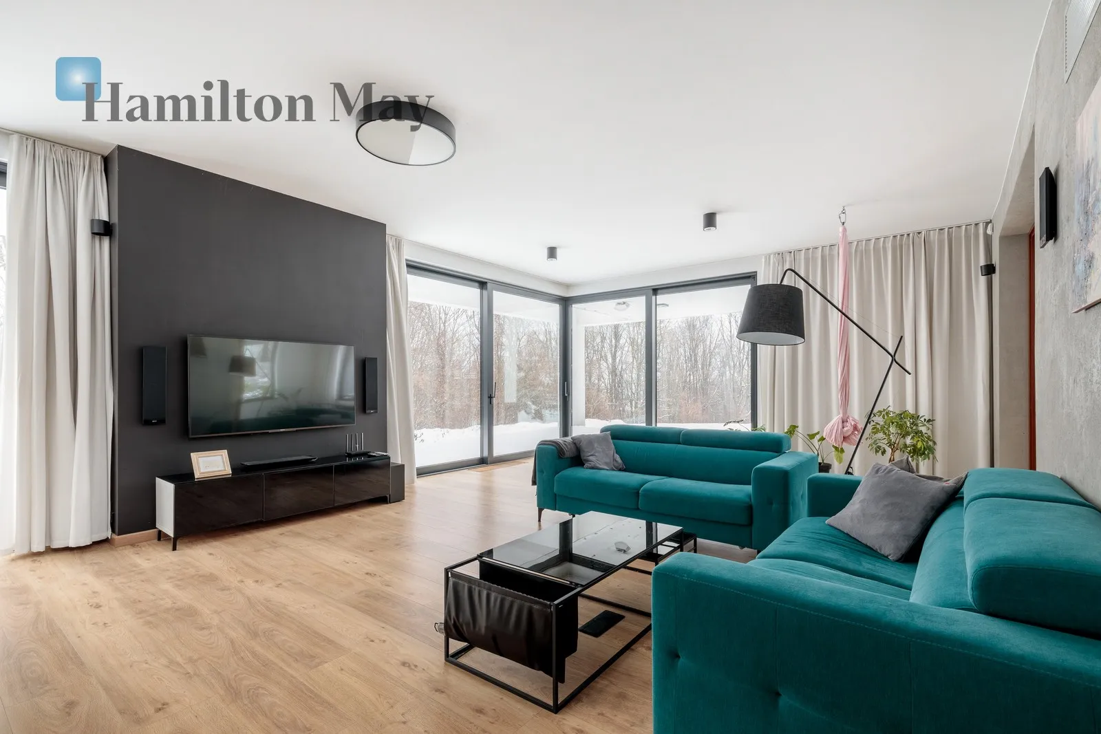 A unique house surrounded by greenery with a 77-acre plot - slider