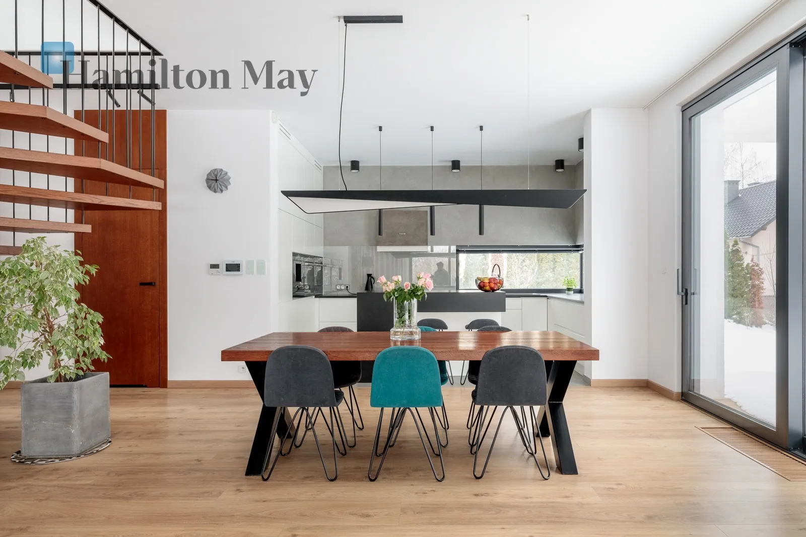 A unique house surrounded by greenery with a 77-acre plot - slider