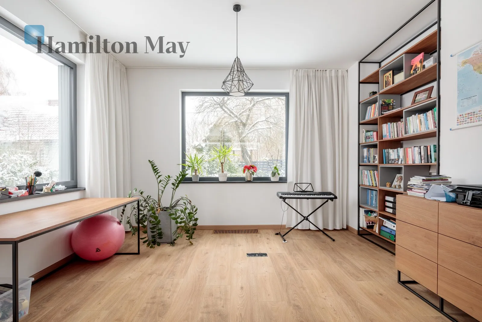 A unique house surrounded by greenery with a 77-acre plot - slider