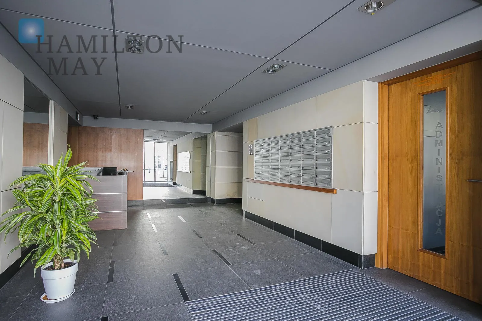 Krakowskie Przedmieście - Elegant apartment 72 m² - slider