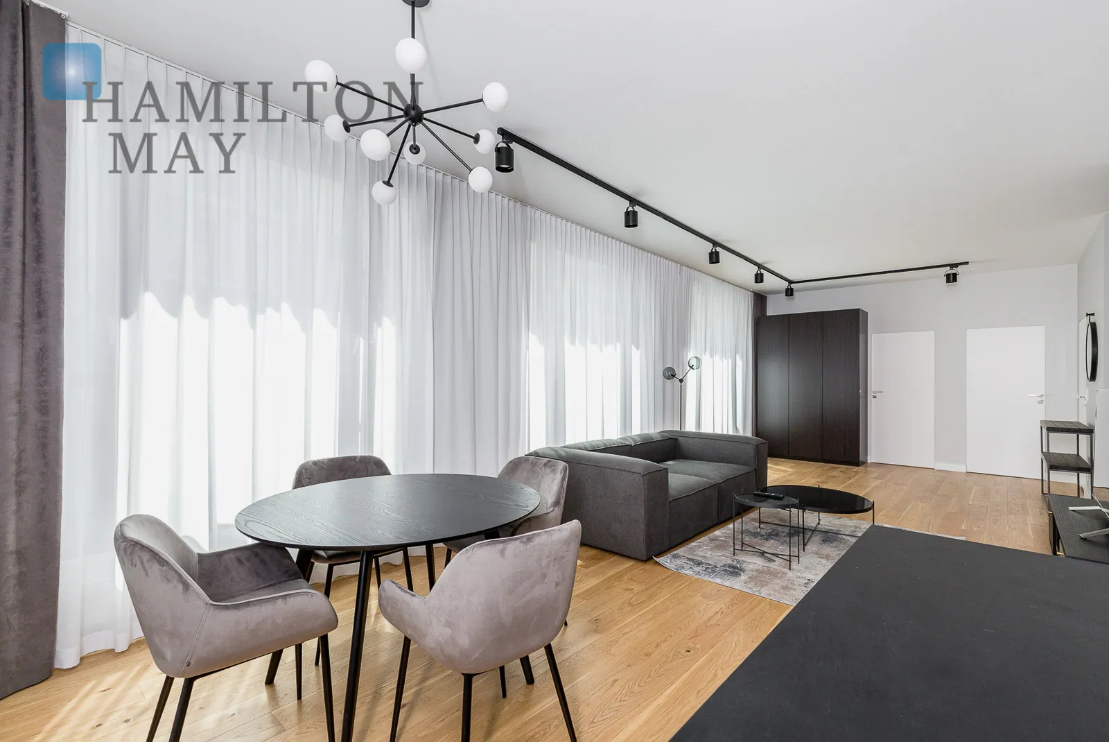 A stylish three-bedroom apartment for rent in Browary Warszawskie - slider