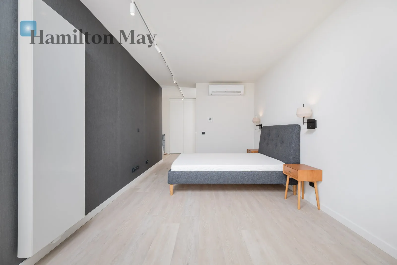 A spacious, new apartment in a prestigious investment on Kossaka Square