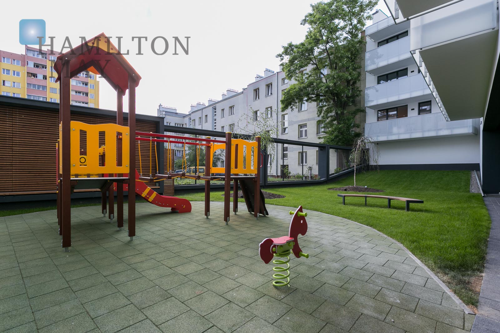 Przestronny dwupokojowy apartament | Kamienica Muranów - slider