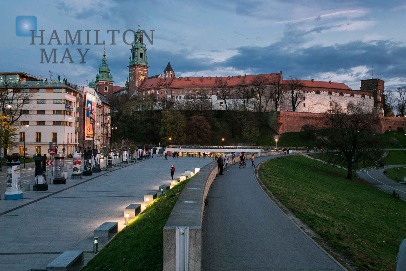 Exclusive apartments for sale right by the Old Town and the Wawel Castle - Kossaka Square - slider