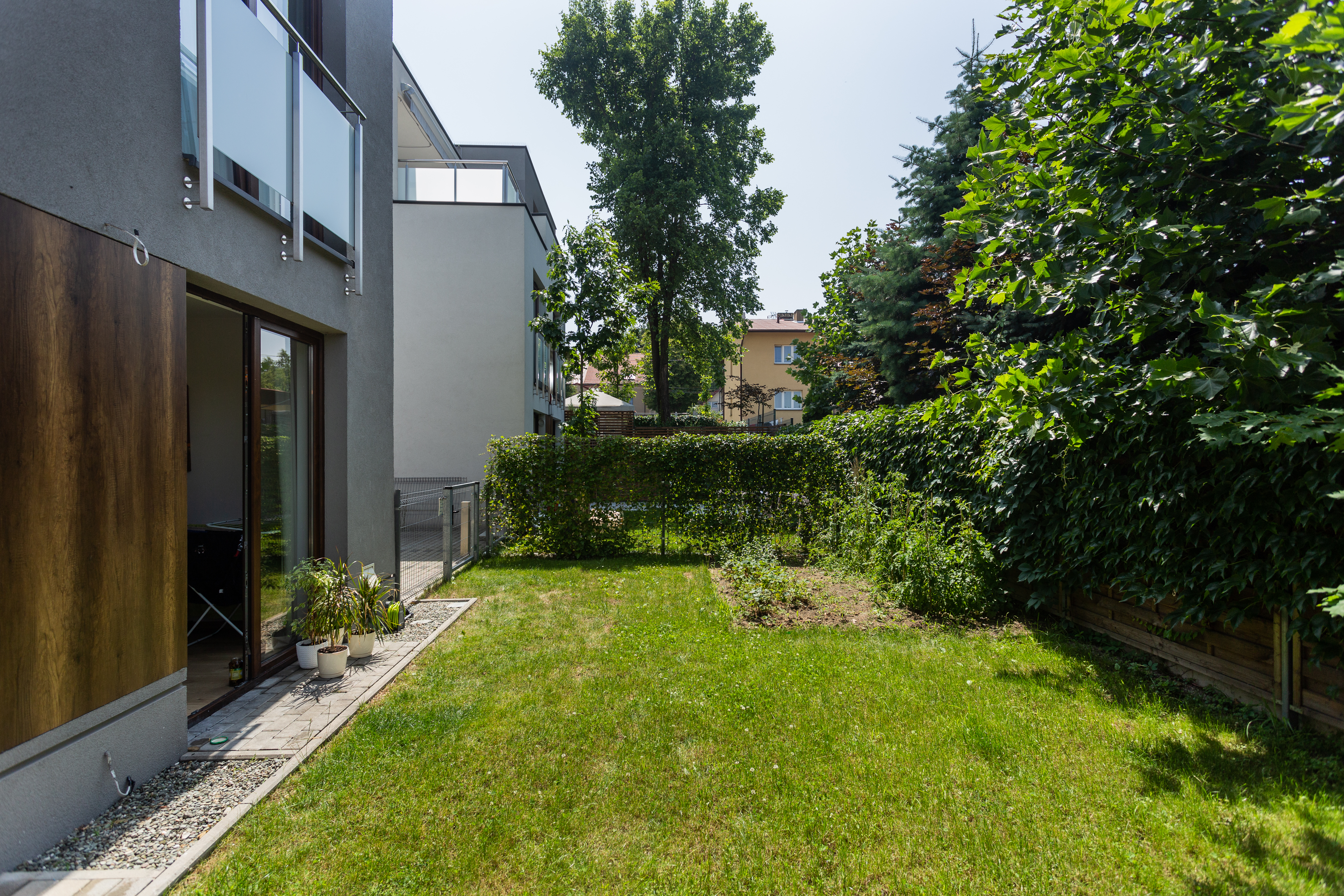 Apartments with a garden for sale photo